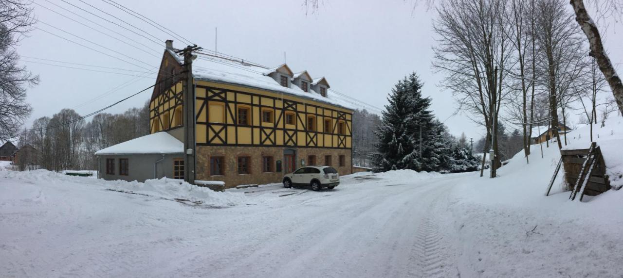 Penzion Stara Skola Vikantice Zewnętrze zdjęcie